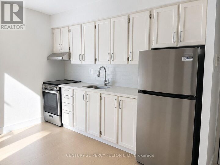 Property Photo:  2373 Bloor Street West 4  ON M6S 1P6 