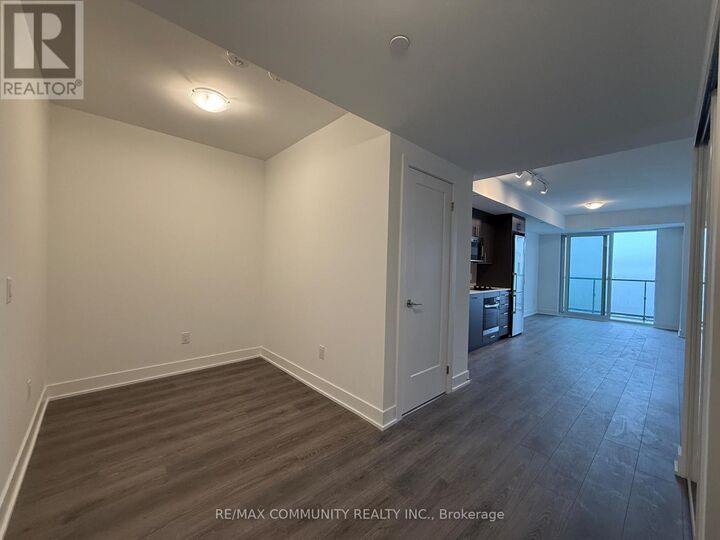 Property Photo: 2545 Simcoe Street North 2611 ON L1L 0W3