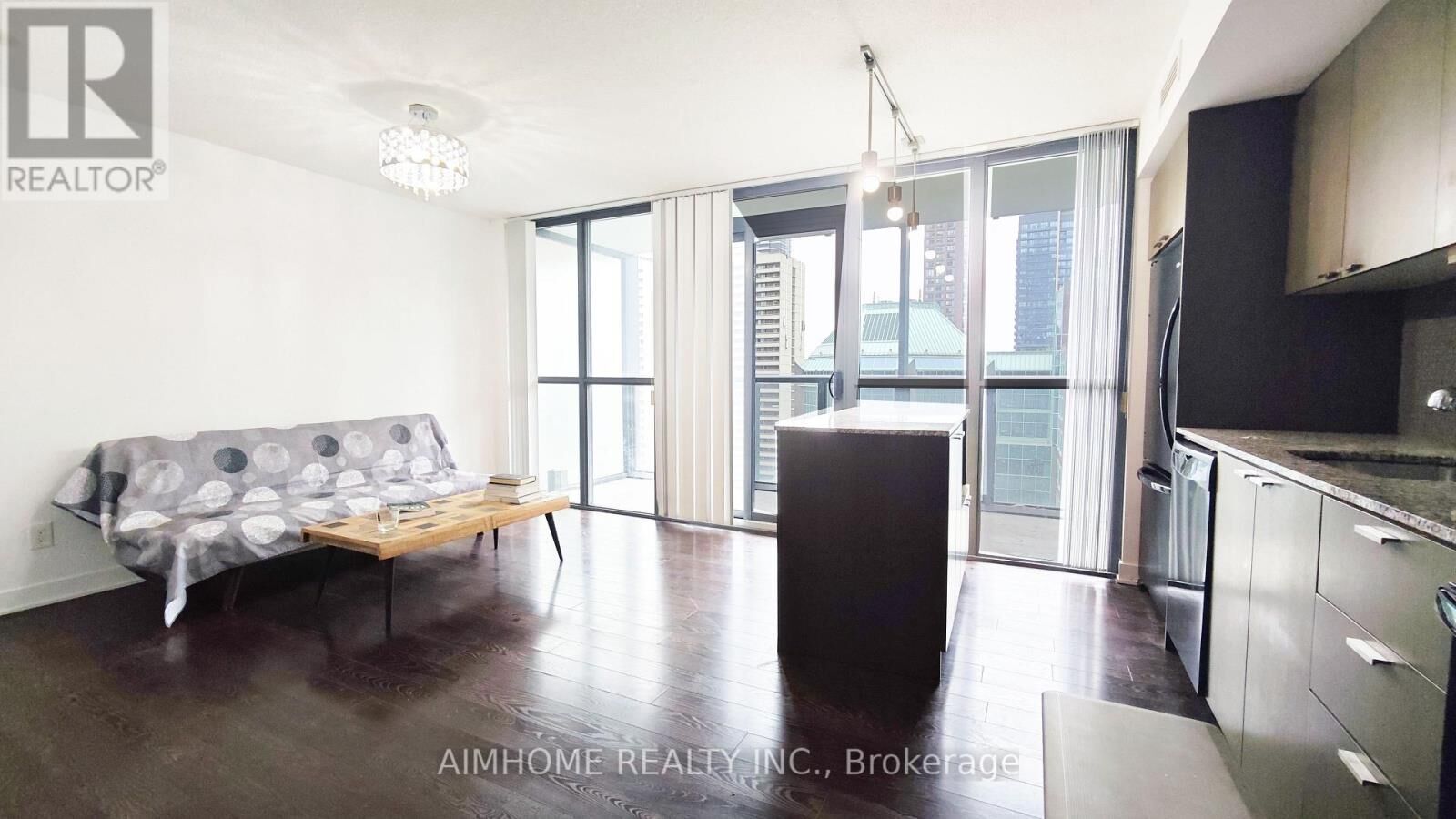 Property Photo:  110 Charles Street East 1510  ON M4Y 1T5 