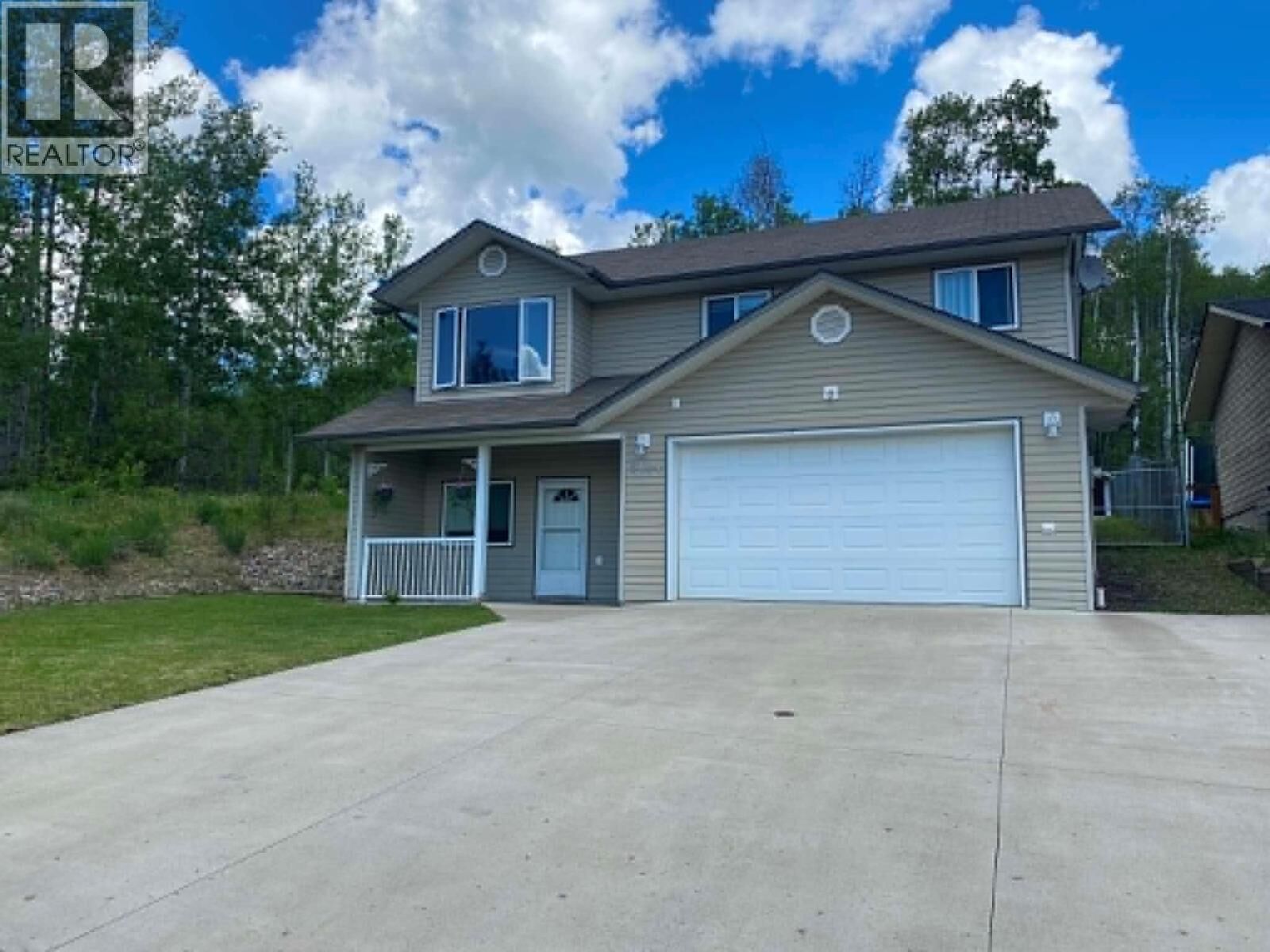 Property Photo: 5404 Hillside Avenue BC V0C 1J0