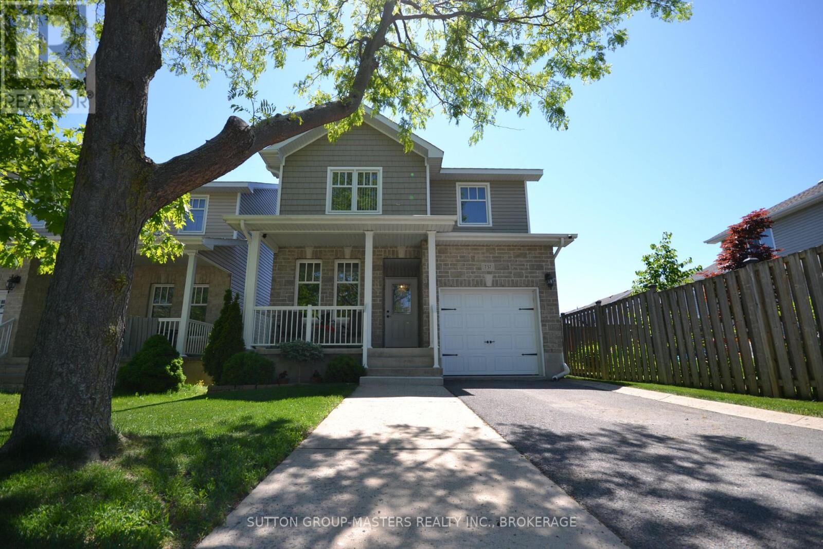 Property Photo:  737 Margaret Way  ON K7K 0C1 