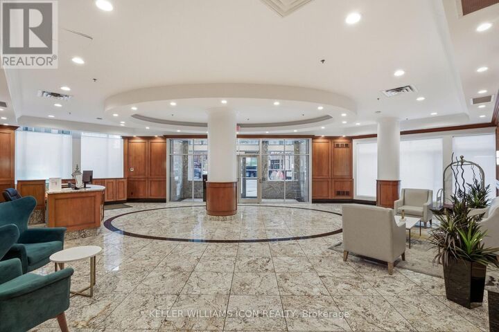 Property Photo: 242 Rideau Street 704 ON K1N 0B7