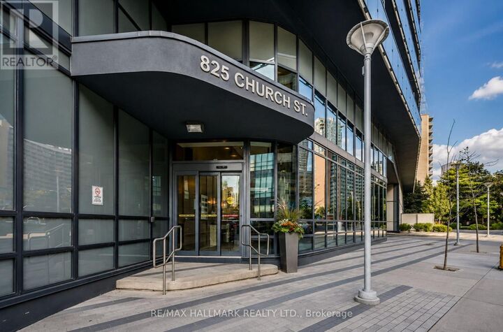 Property Photo: 825 Church Street 1902 ON M4W 3Z4