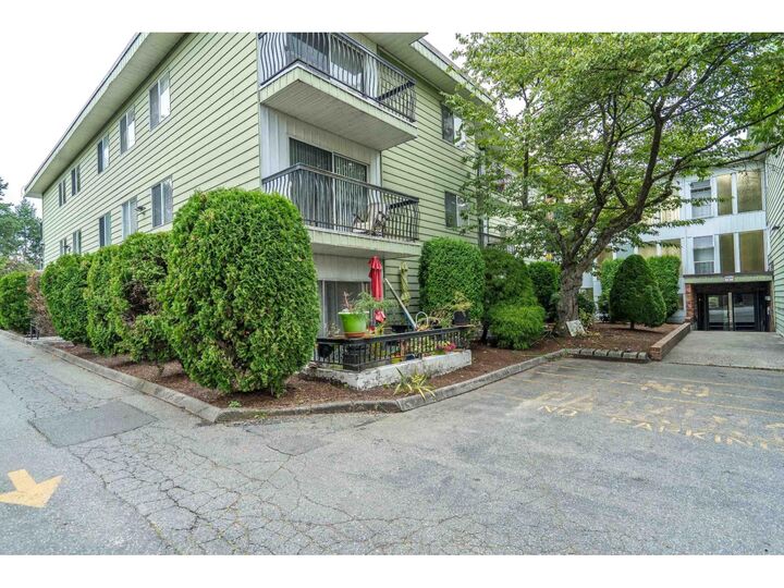 Photo de la propriété: 8635 120 Street 392C BC V4C 6R5