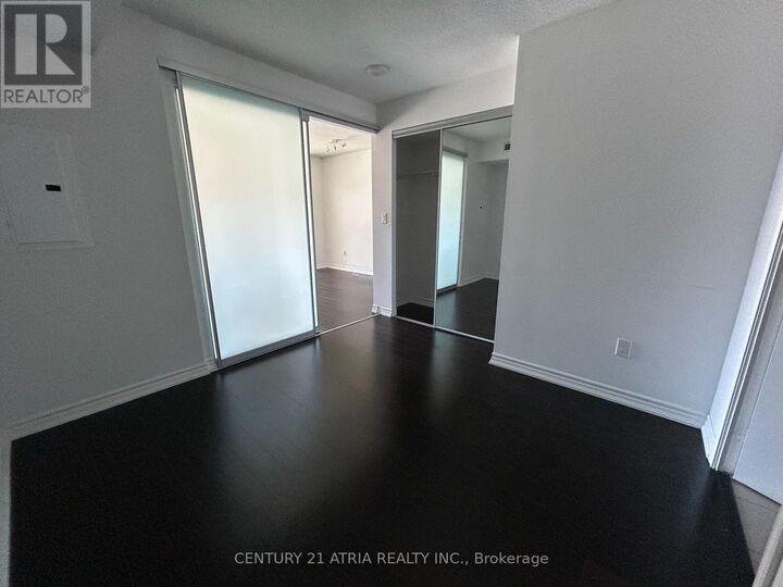 Property Photo:  386 Yonge Street 1019  ON M5B 0A5 