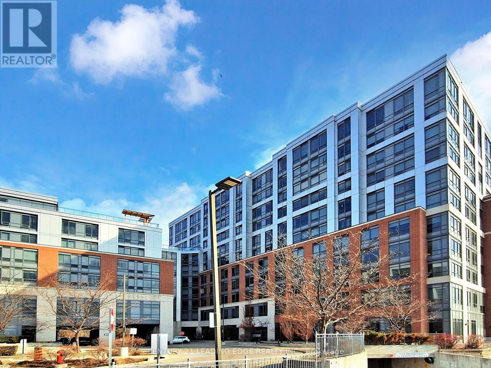 Property Photo: 11211 Yonge Street 1020 ON L4S 0E9