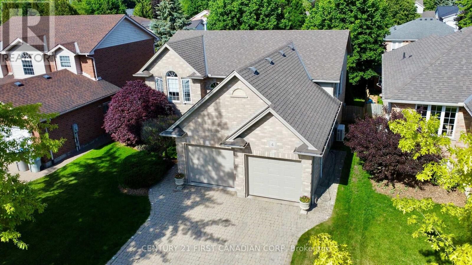Property Photo: 4 Oakwood Court ON N4X 1B3