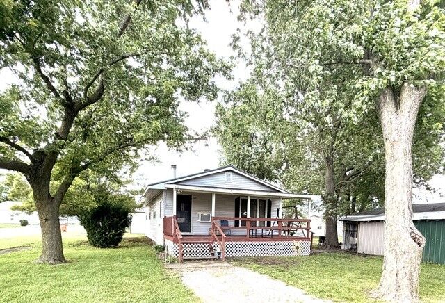 Property Photo:  205 S Gibbs Street  IL 61951 