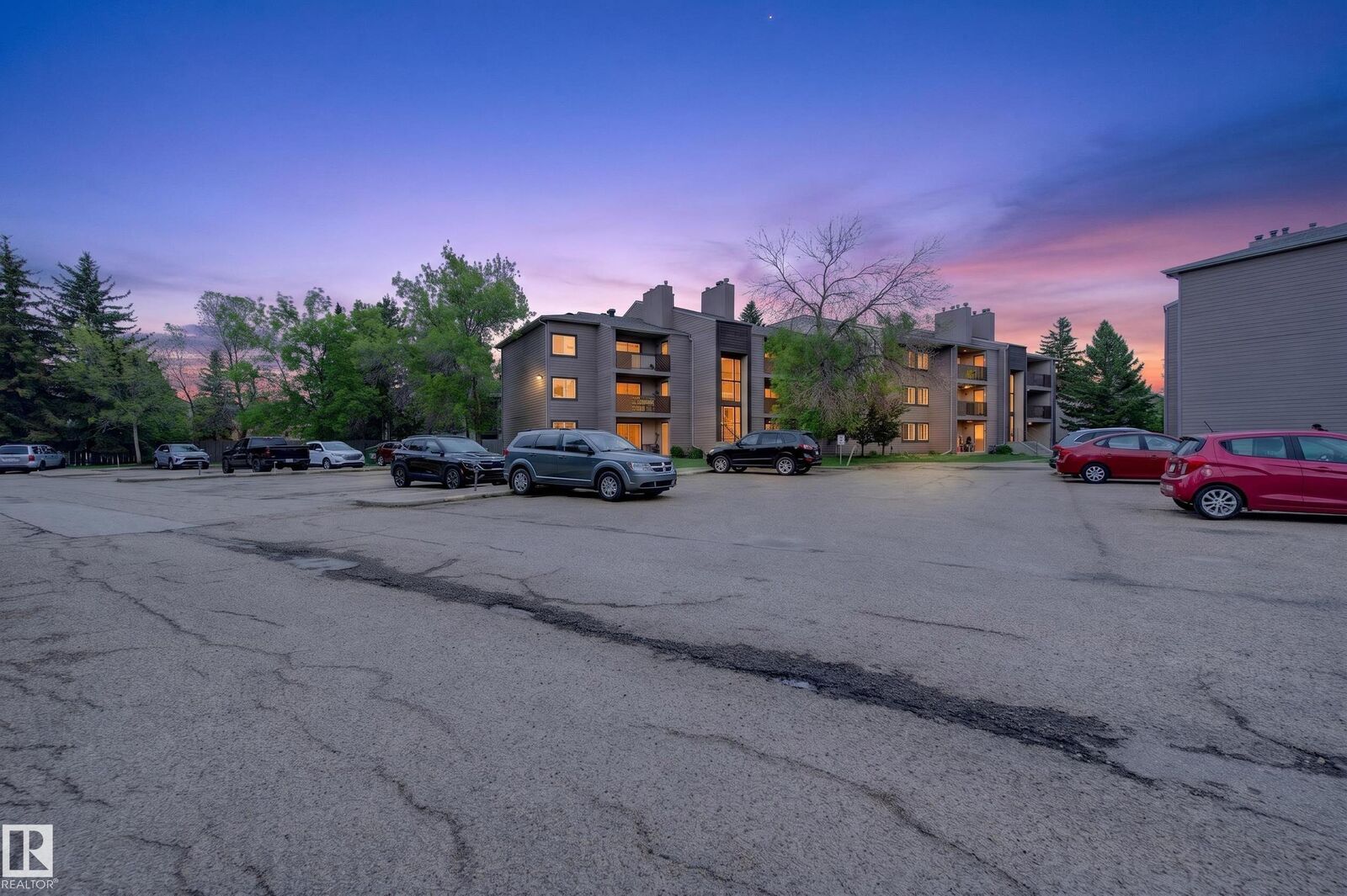 Property Photo: 49 Akins Drive 201 AB T8N 3M6