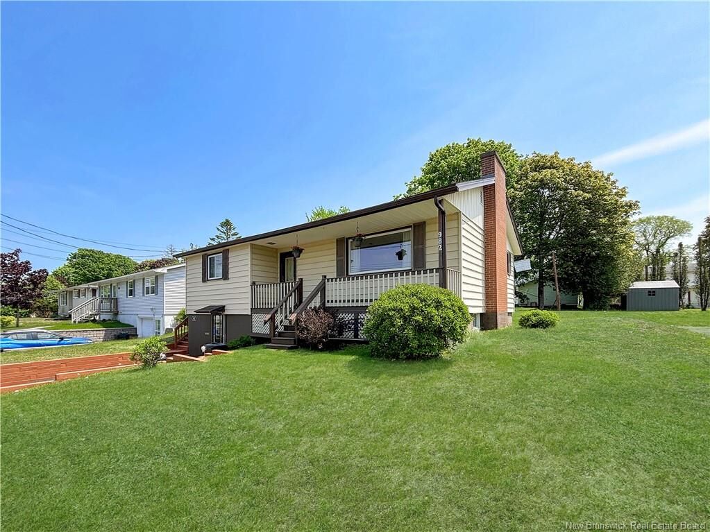 Property Photo:  982 McCavour Drive  NB E2M 4M3 