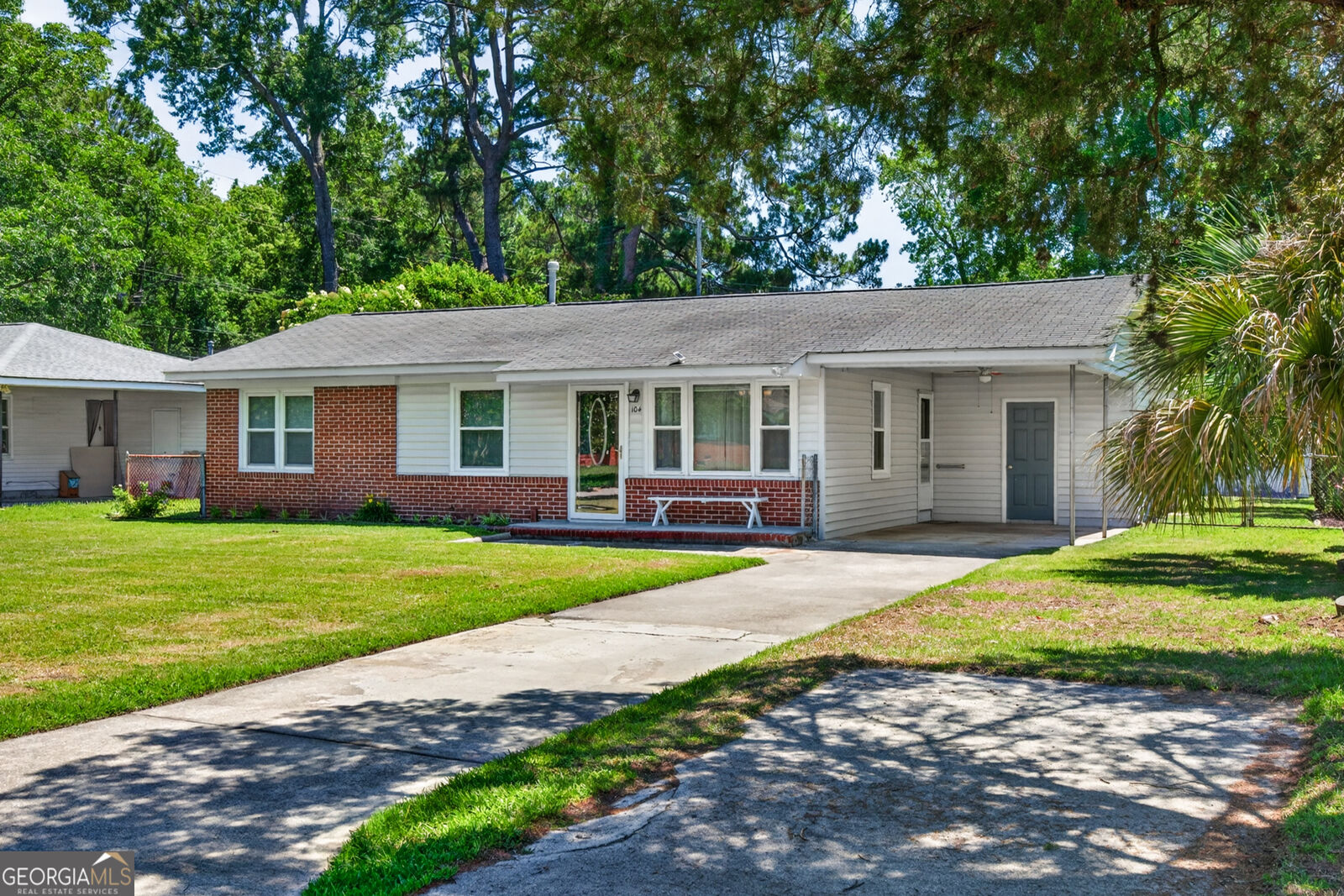 Property Photo: 104 Gordon Street GA 31407