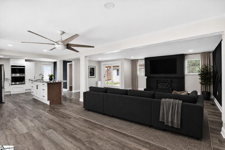 Property Photo:  1 Woodleigh Drive  SC 29687 