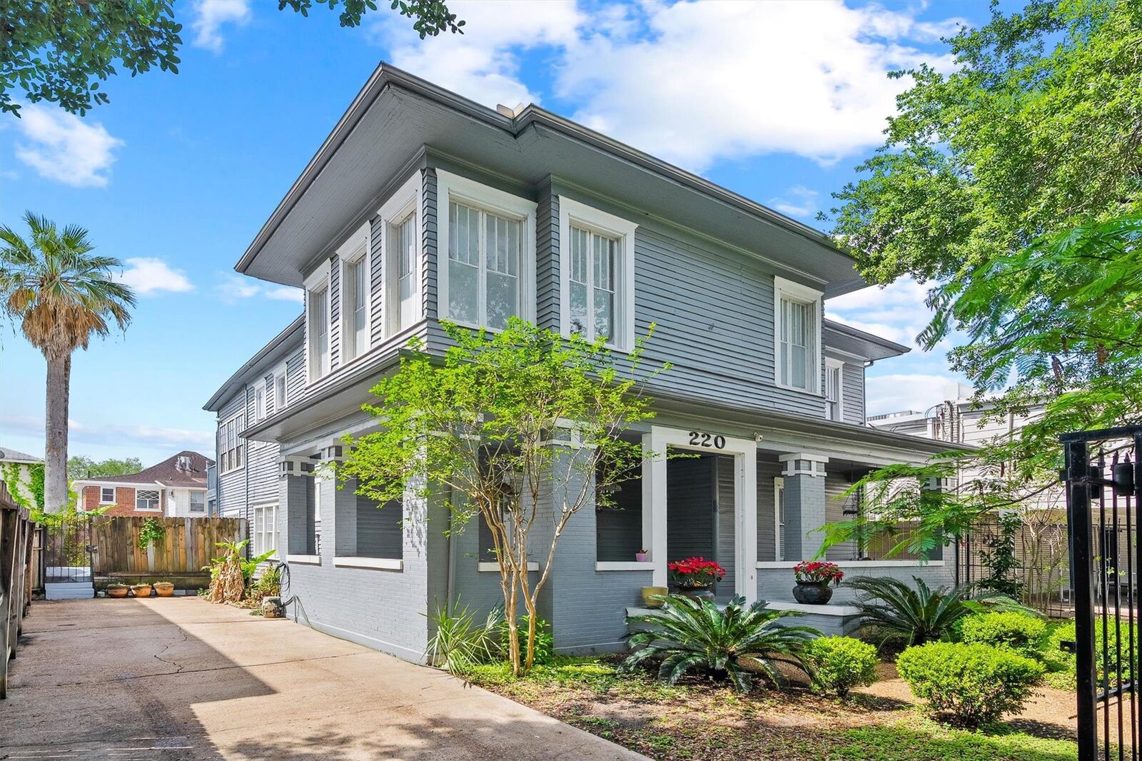 Property Photo:  220 Marshall Street  TX 77006 