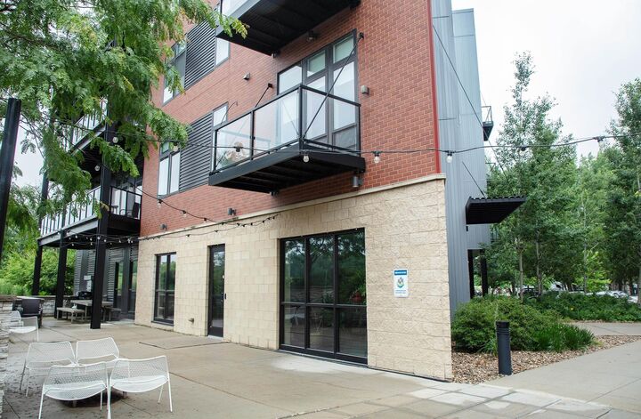 Property Photo: 250 State St 402 IA 50613