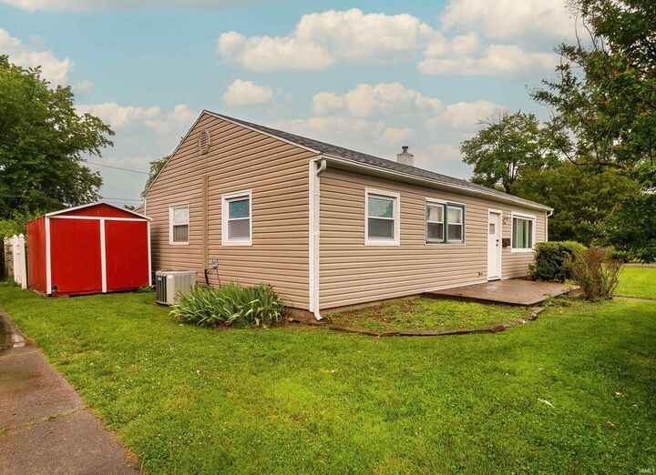 Property Photo: 601 W Mill Road IN 47710