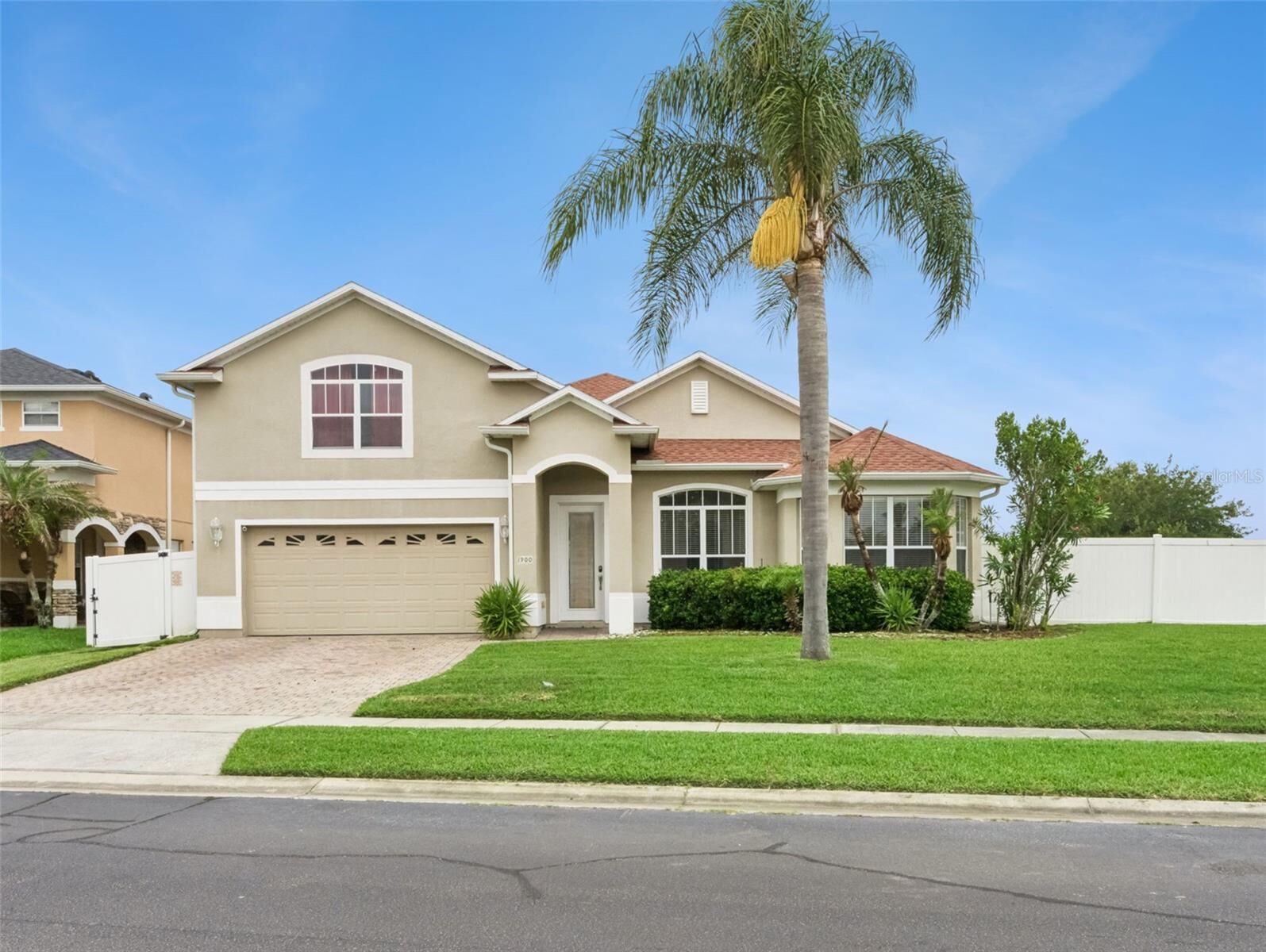 Property Photo:  1900 Acacia Drive  FL 34758 