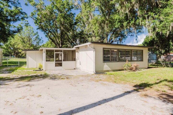 Property Photo: 2531 Hebb Road FL 33823