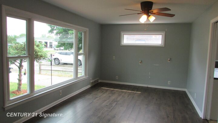 Property Photo: 620 E Washington Street MI 48623