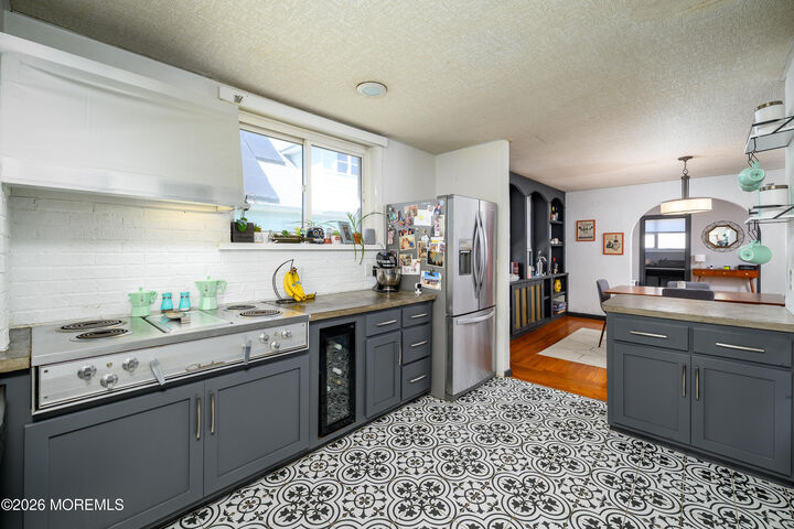 Property Photo: 10 Beechwood Place NJ 08902
