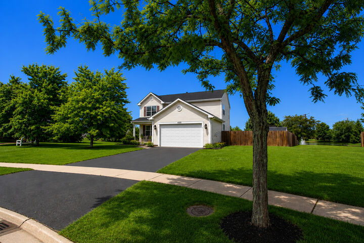 Property Photo: 1535 Cambria Court IL 60431