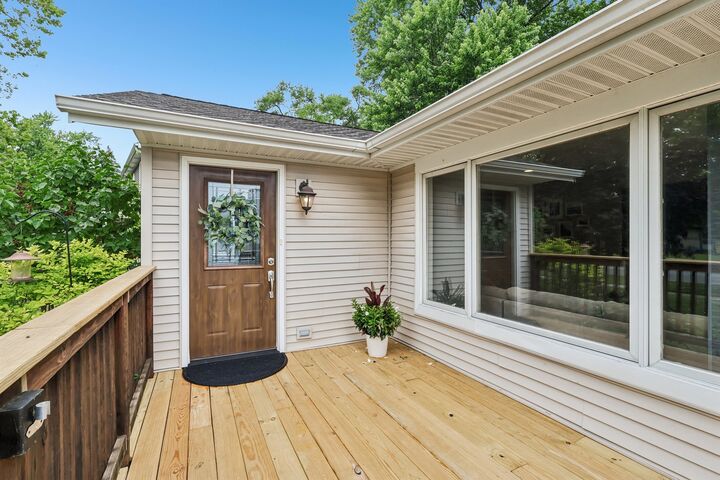 Property Photo:  2802 Hawk Lane  IL 60008 