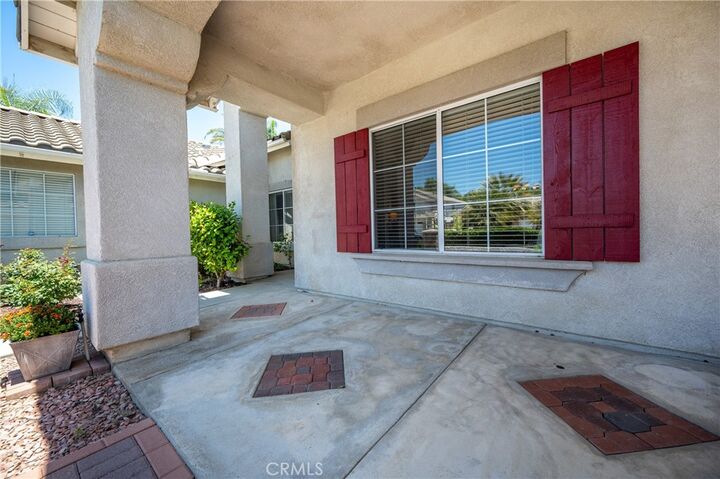 Property Photo:  39986 Via Espana  CA 92562 
