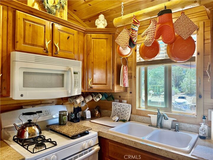 Property Photo: 98417 Sierra Meadows Road CA 93527