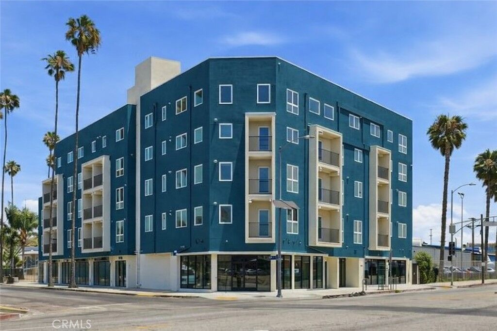 Property Photo:  1818 S Norton Avenue 311  CA 90018 