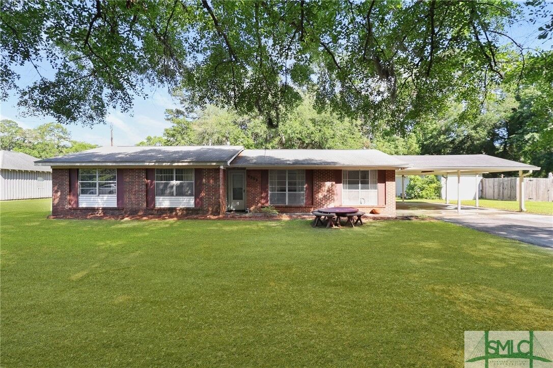 Property Photo: 2508 Salcedo Avenue GA 31406