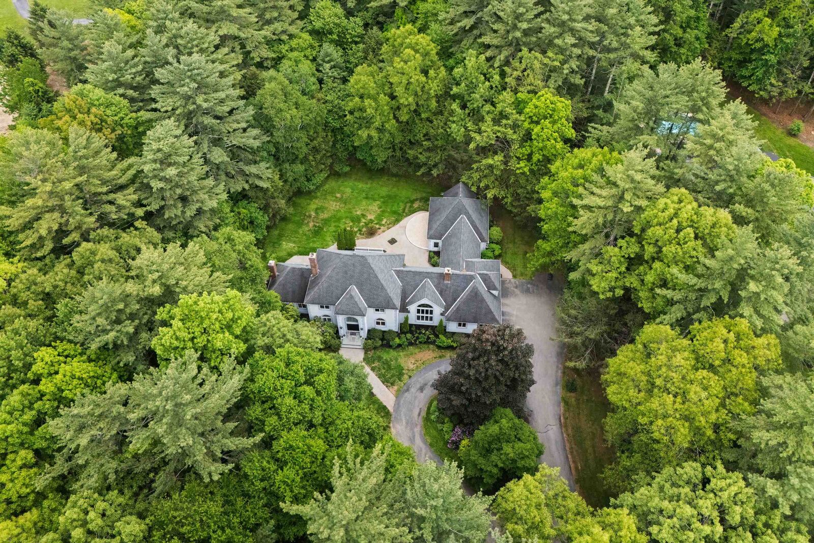 Property Photo:  3 Oak Lane  NH 03885 