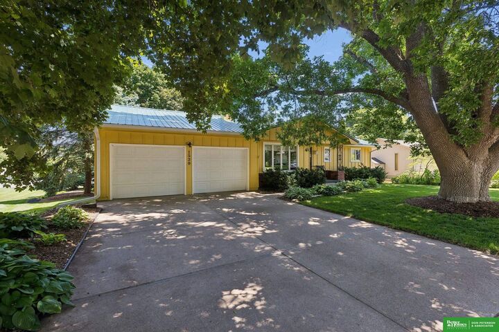 Property Photo:  1520 Elkhorn Drive  NE 68002 