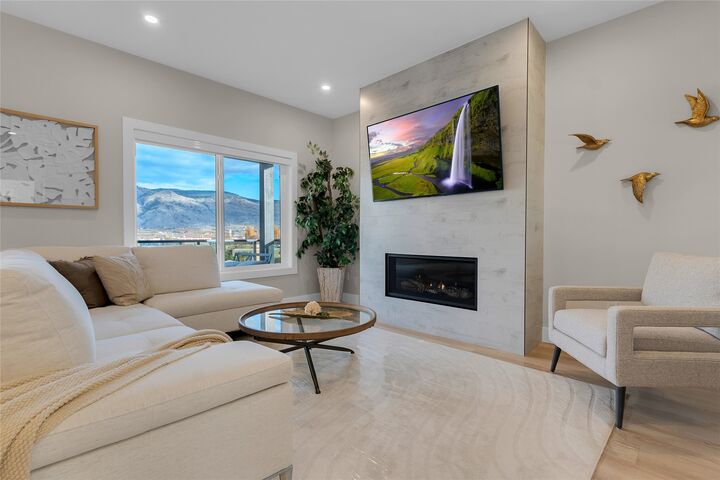 Property Photo: 6811 Nighthawk Drive 102 BC V0H 1V5