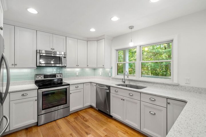 Property Photo:  4 Deer Haven Rd  MA 01915 