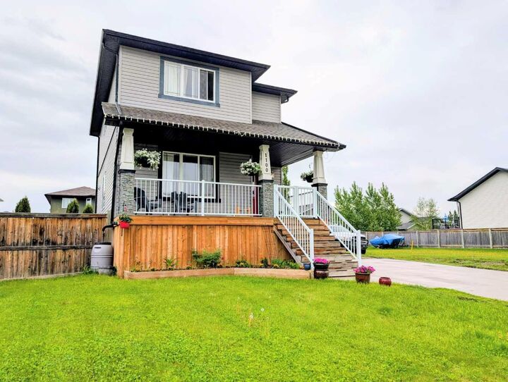 Property Photo: 1100 10 Avenue SE AB T0G 2A3