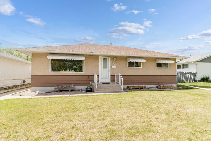 Property Photo: 3206 44A Avenue AB T4N 3J7