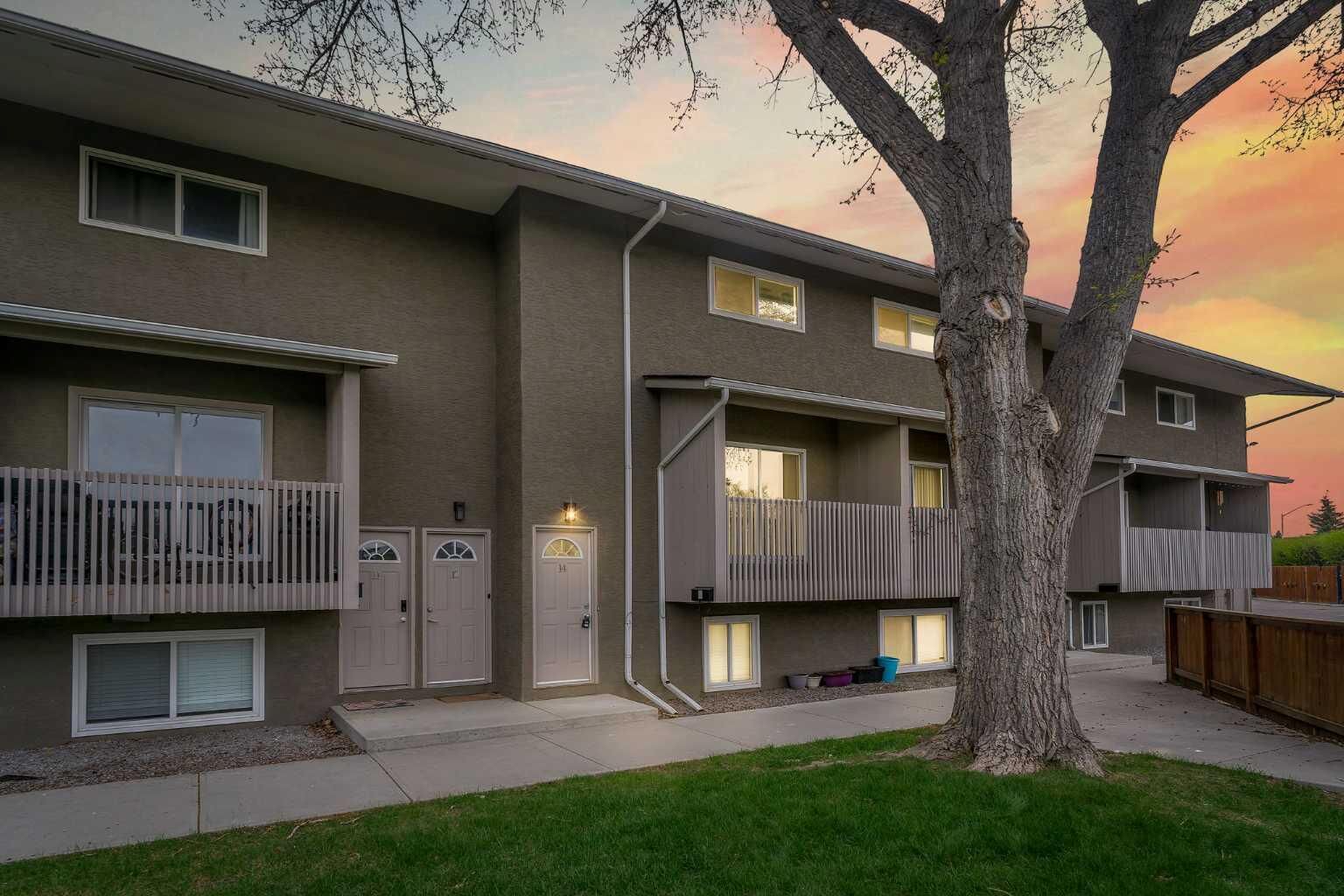 Property Photo:  8112 36 Avenue NW 14  AB T3B 3P3 