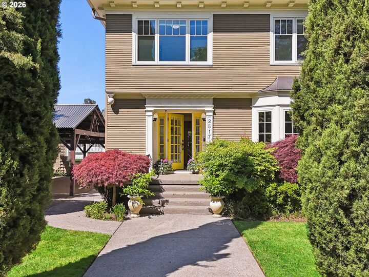 Property Photo:  2517 NE Hamblet St  OR 97212 