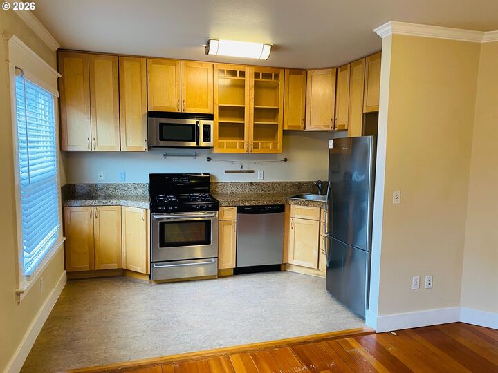 Property Photo: 1104 SW Columbia St OR 97201