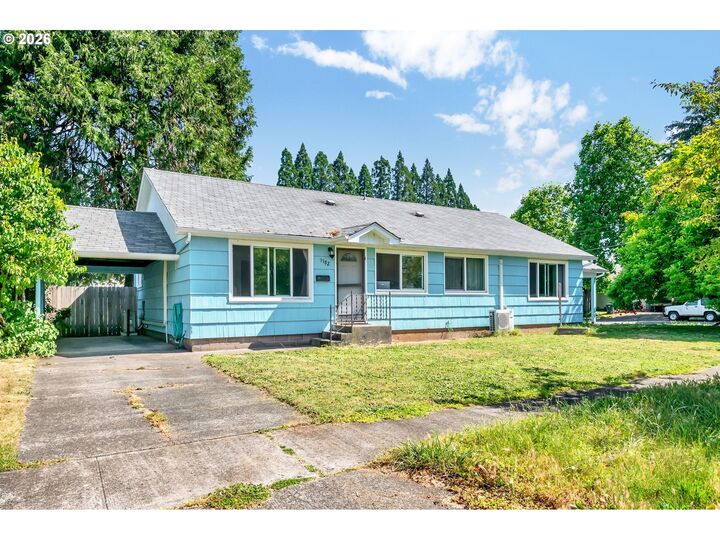 Property Photo: 1182 F St OR 97477