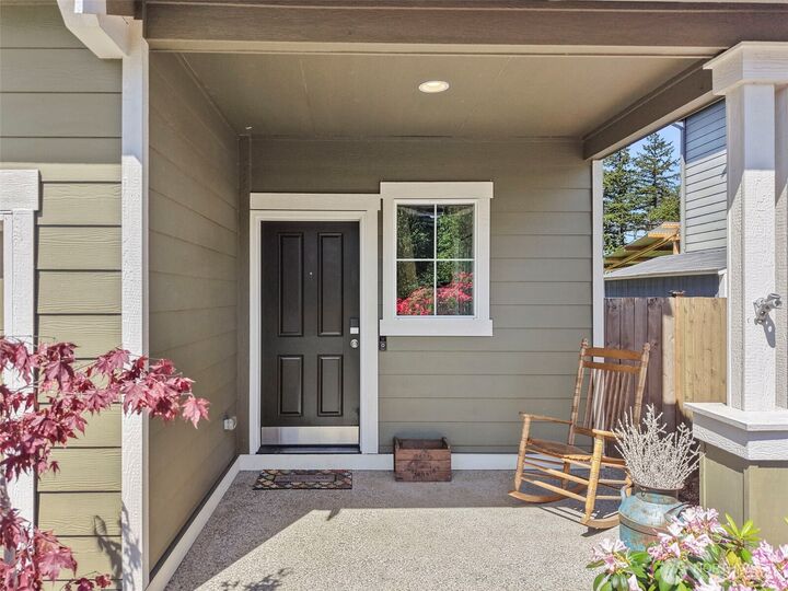 Property Photo: 15216 79th Avenue E WA 98375