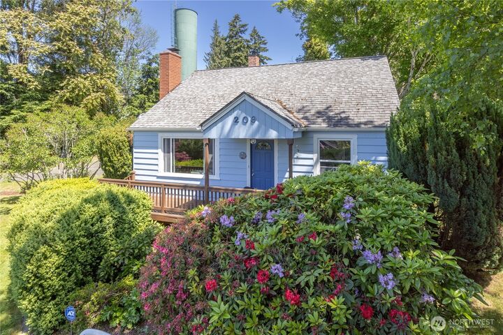 Property Photo: 209 Tracy Avenue WA 98366