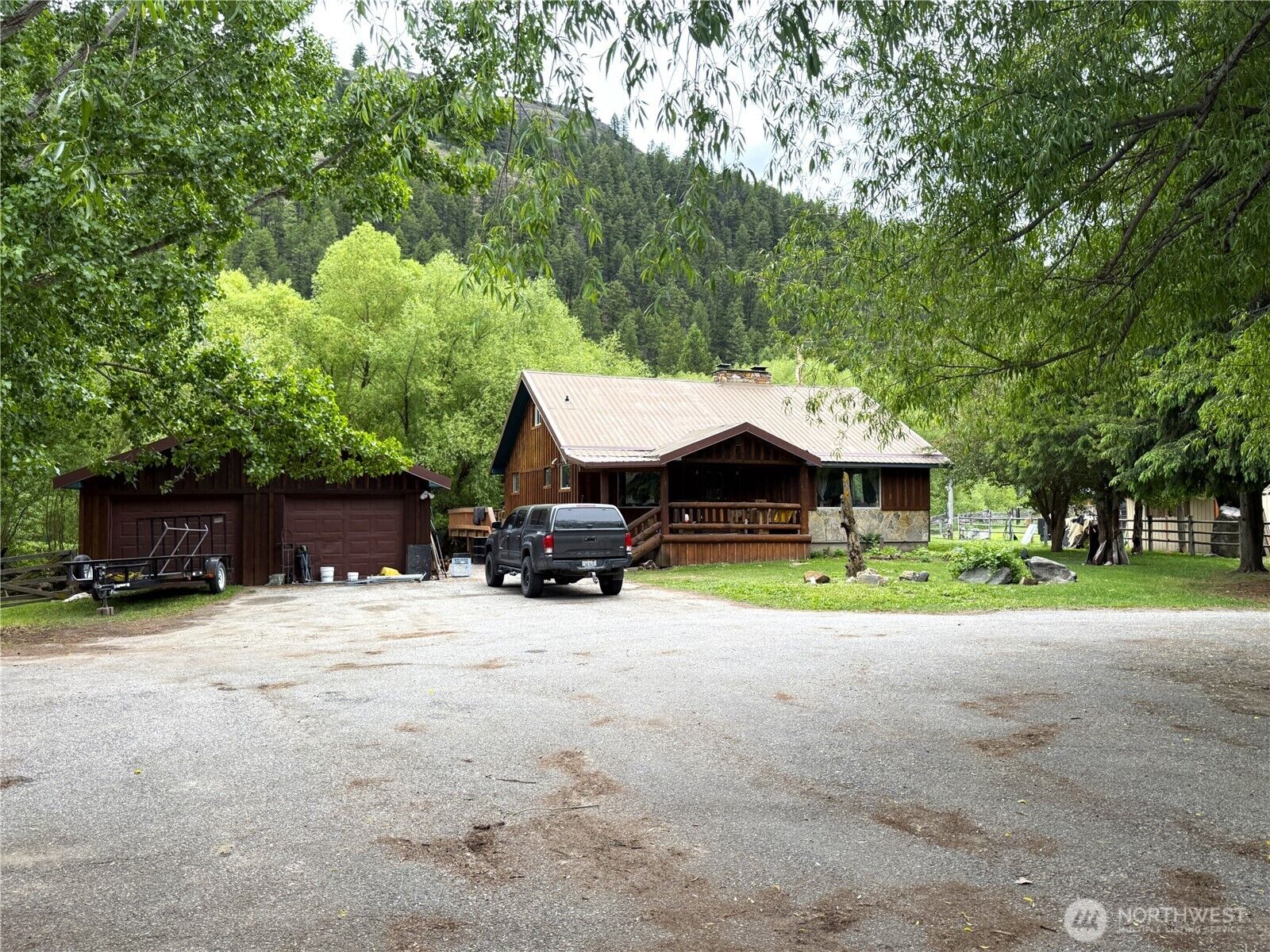Property Photo: 1742 Toroda Creek Road WA 98859