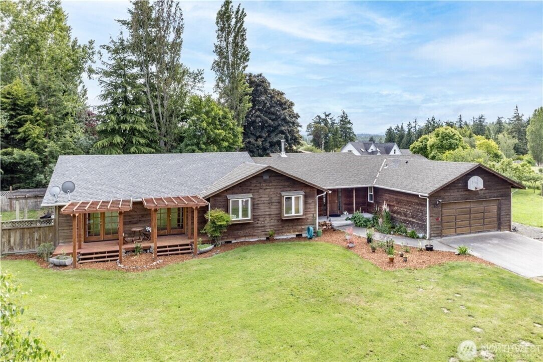 Property Photo:  65  Elm Street  WA 98368 