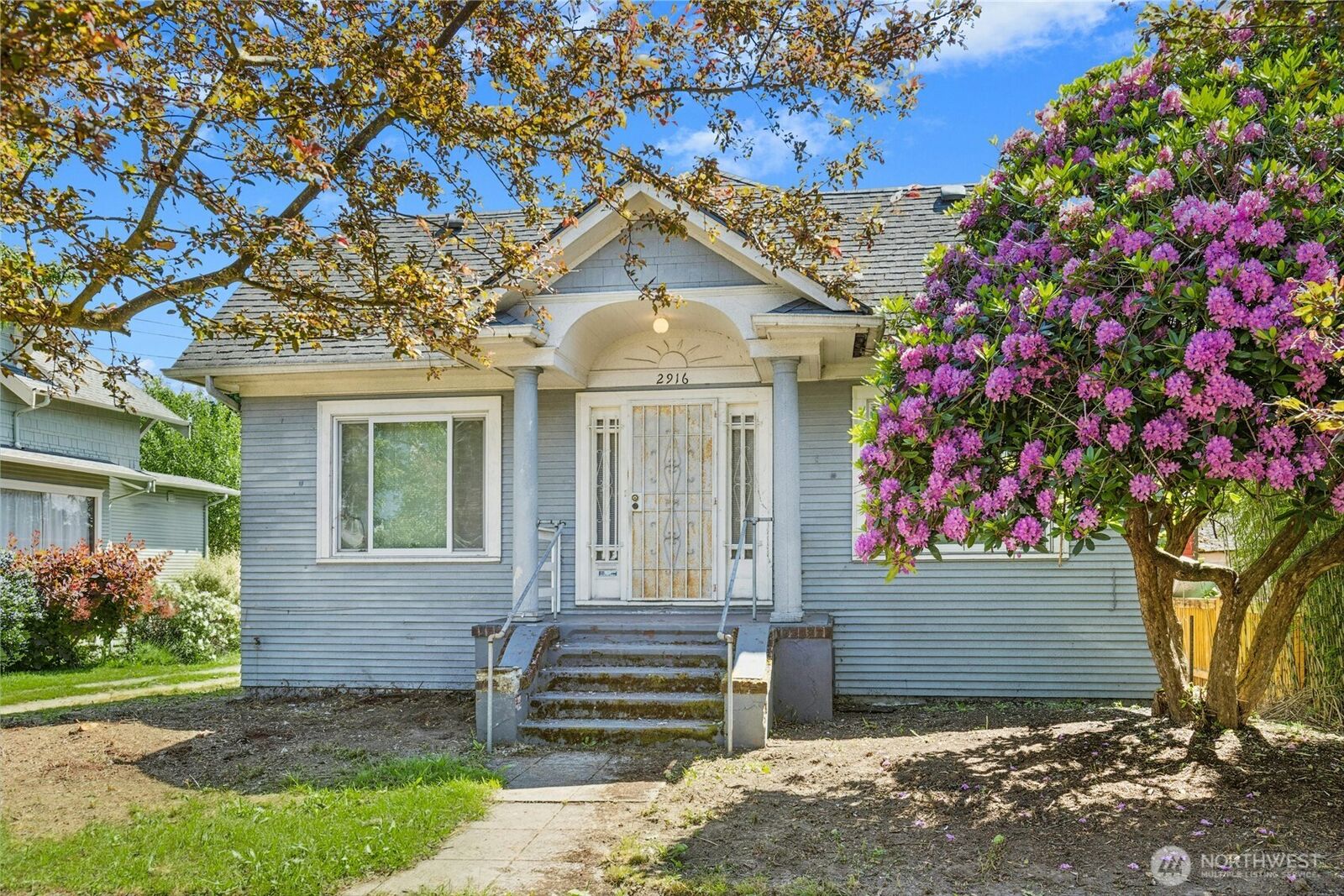 Property Photo:  2916  18th Avenue S  WA 98144 