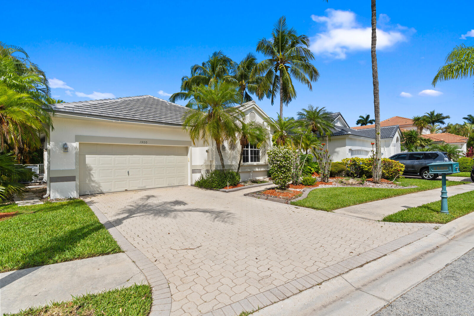 Property Photo:  1500 Lacosta Drive W  FL 33027 