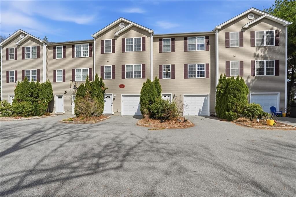 Property Photo:  272 Cass Avenue 3  RI 02895 
