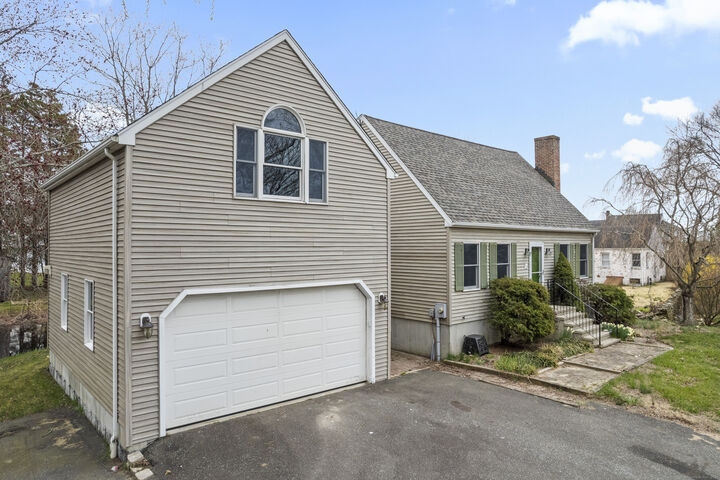Property Photo:  62 Brookside Avenue East  CT 06498 
