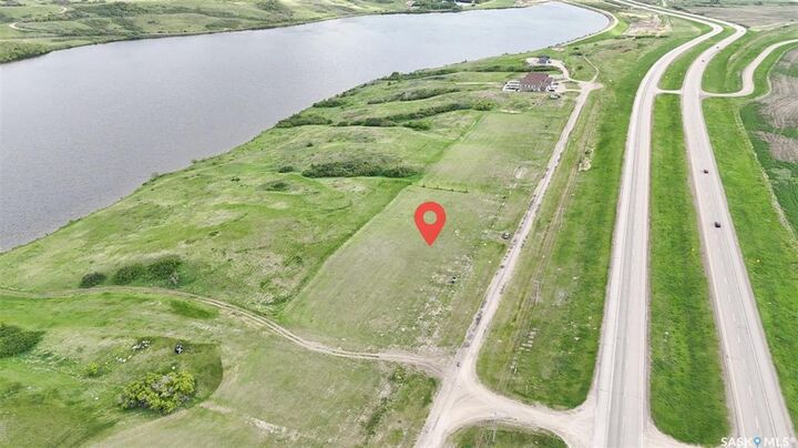 Property Photo:  118 Sunrise Drive S  SK S7C 0A6 