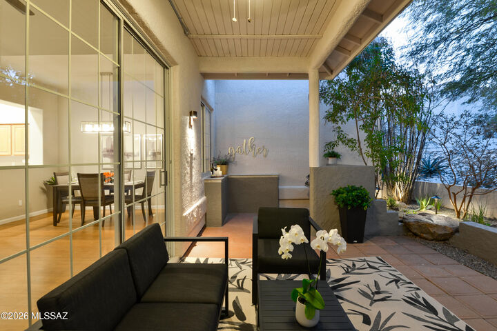 Property Photo:  1424 W Bridalveil Place  AZ 85737 