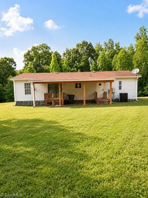 Property Photo: 1001 Arvin Hill Lane NC 27295
